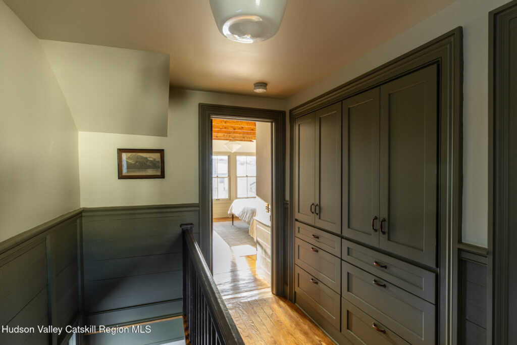 110 Clinton Avenue, Kingston, NY 12401 - Photo 25 of 50