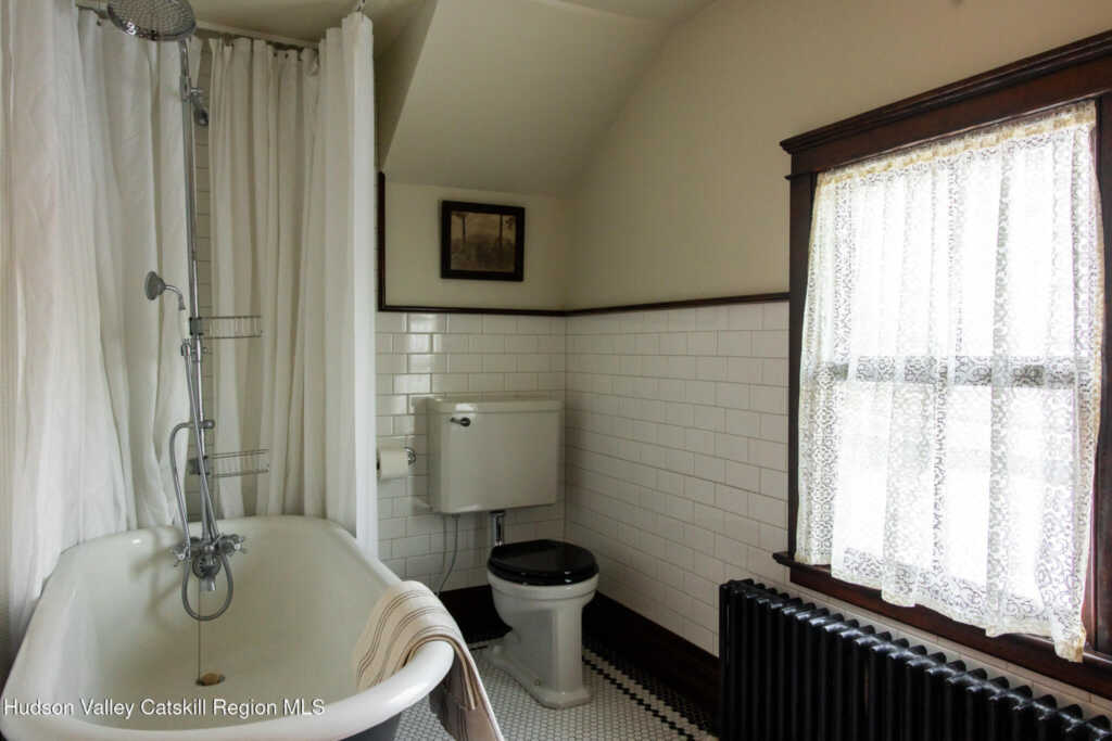 110 Clinton Avenue, Kingston, NY 12401 - Photo 32 of 50