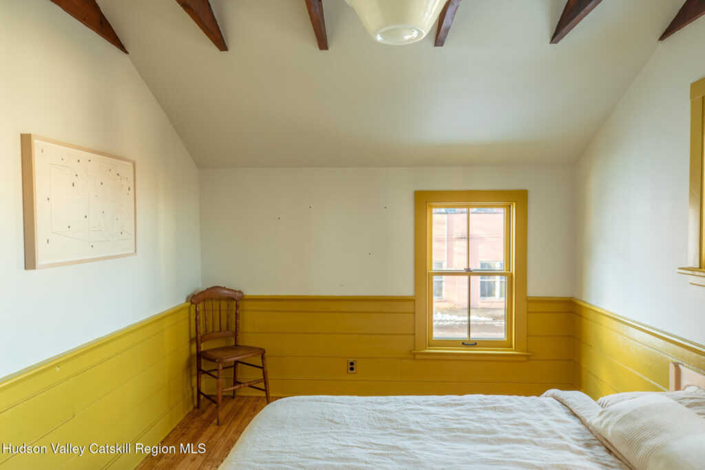 110 Clinton Avenue, Kingston, NY 12401 - Photo 36 of 50