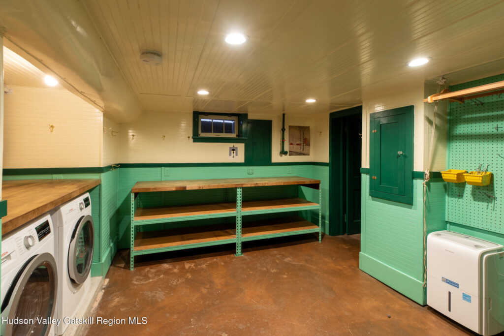 110 Clinton Avenue, Kingston, NY 12401 - Photo 38 of 50