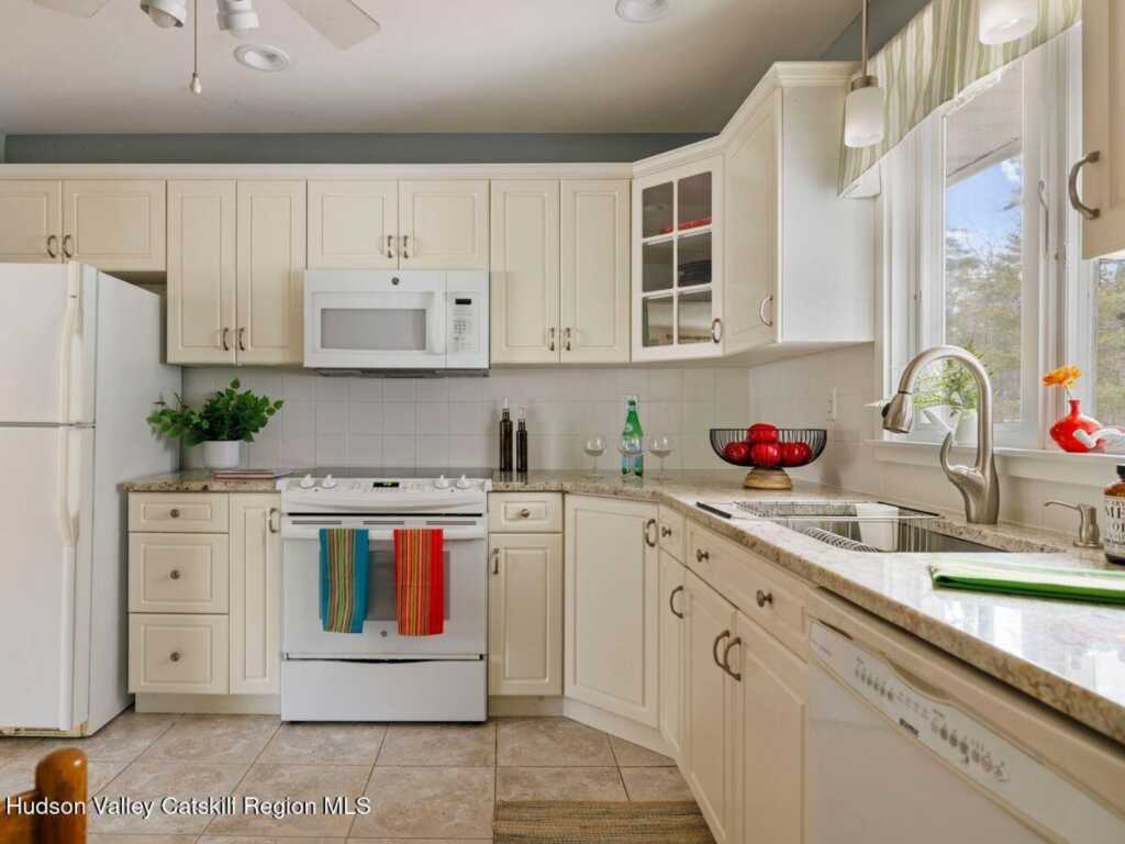 46 Whitney Drive, Woodstock, NY 12498 - Photo 10 of 42