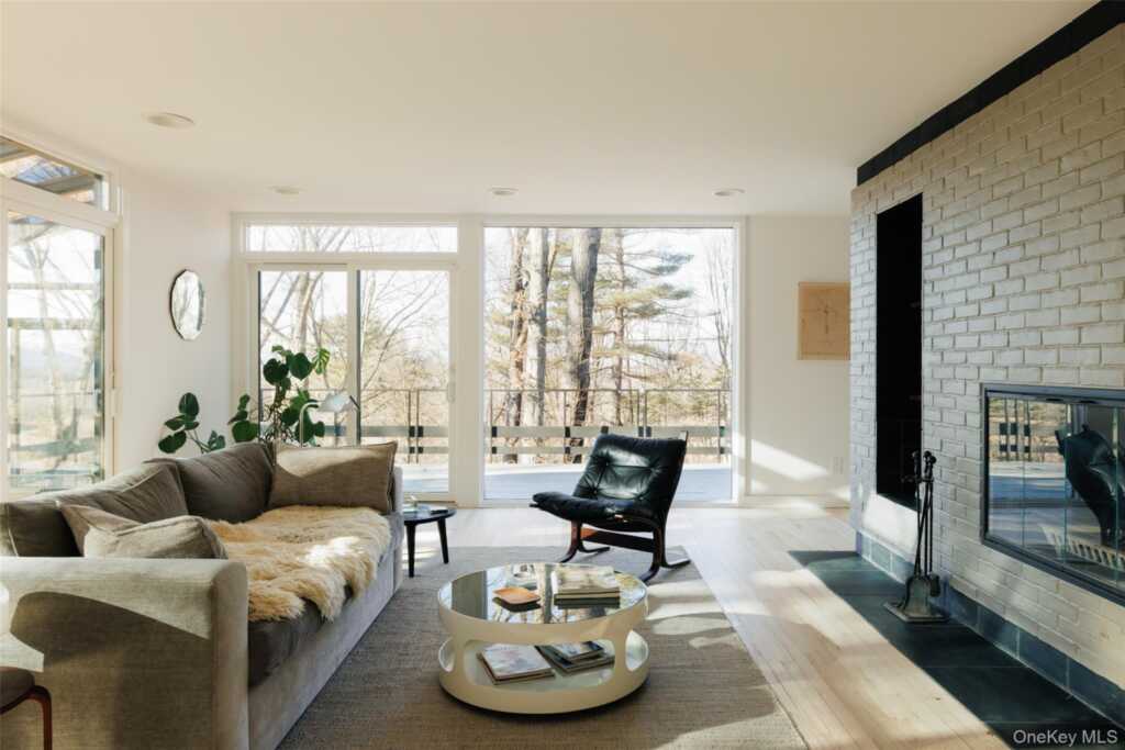 110 Old Albany Post Road, Rhinebeck, NY 12572 - Photo 5 of 46