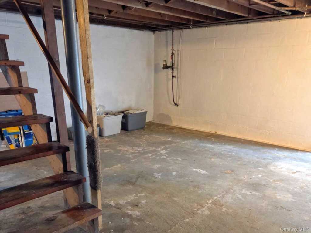 102 Fairview Avenue, Kingston, NY 12401 - Photo 14 of 17