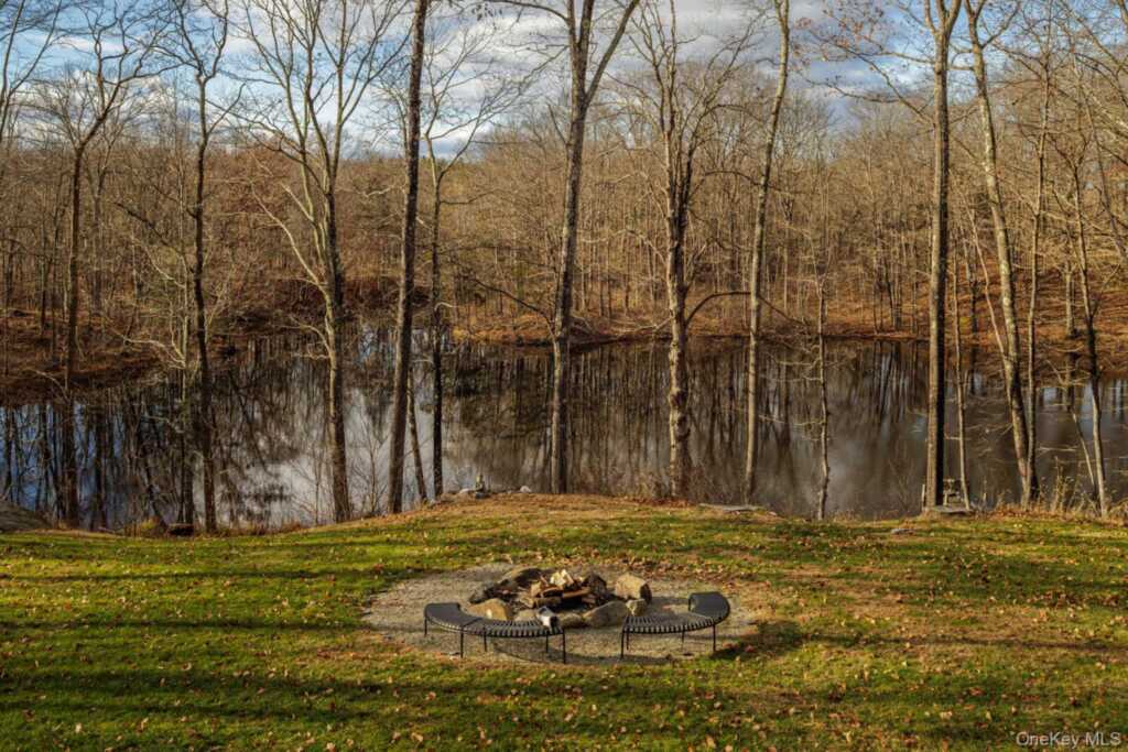 407 White Schoolhouse Road, Rhinebeck, NY 12572 - Photo 14 of 17