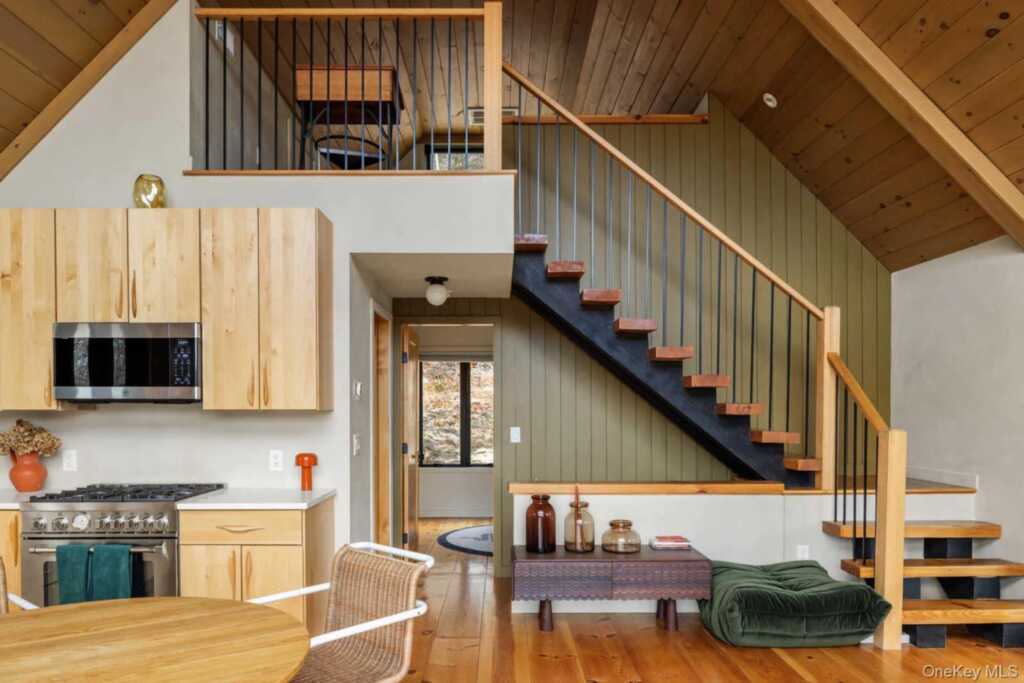 407 White Schoolhouse Road, Rhinebeck, NY 12572 - Photo 5 of 17