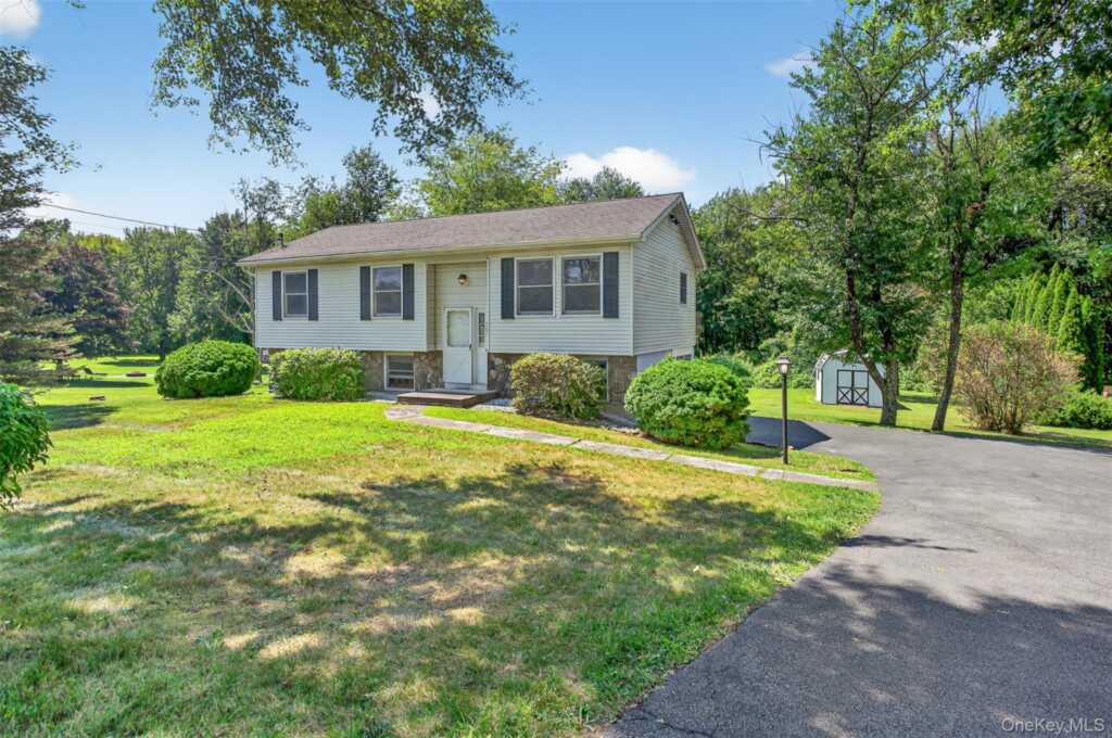 323 Ohioville Road, New Paltz, NY 12561 - Photo 2 of 31