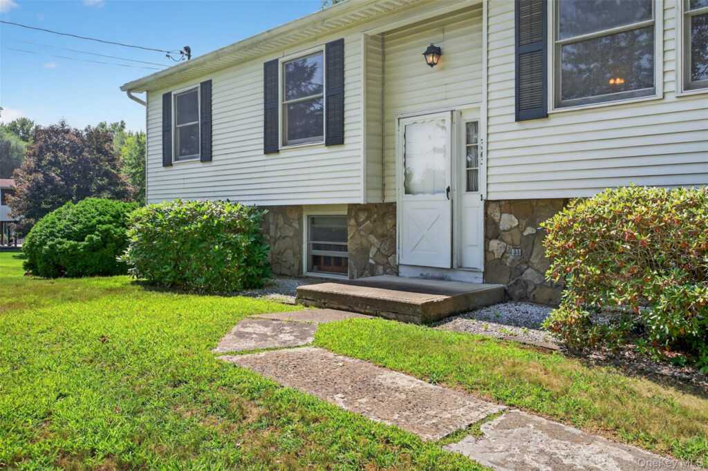 323 Ohioville Road, New Paltz, NY 12561 - Photo 3 of 31