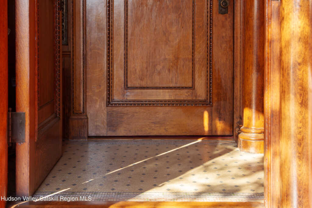 77 Chestnut Street, Kingston, NY 12401 - Photo 9 of 50