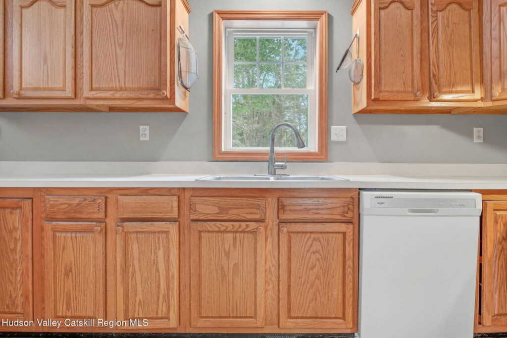 162 Hilltop Drive, Hurley, NY 12443 - Photo 8 of 28