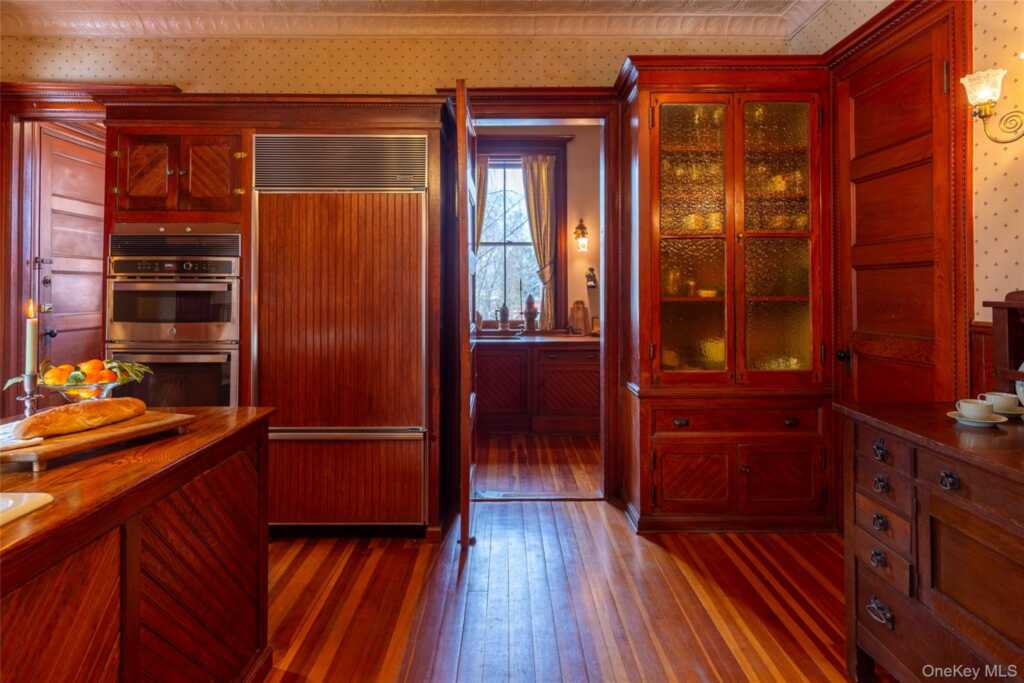 77 W Chestnut Street, Kingston, NY 12401 - Photo 19 of 50