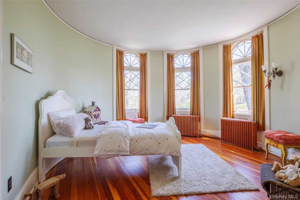 77 W Chestnut Street, Kingston, NY 12401 - Photo 32 of 50