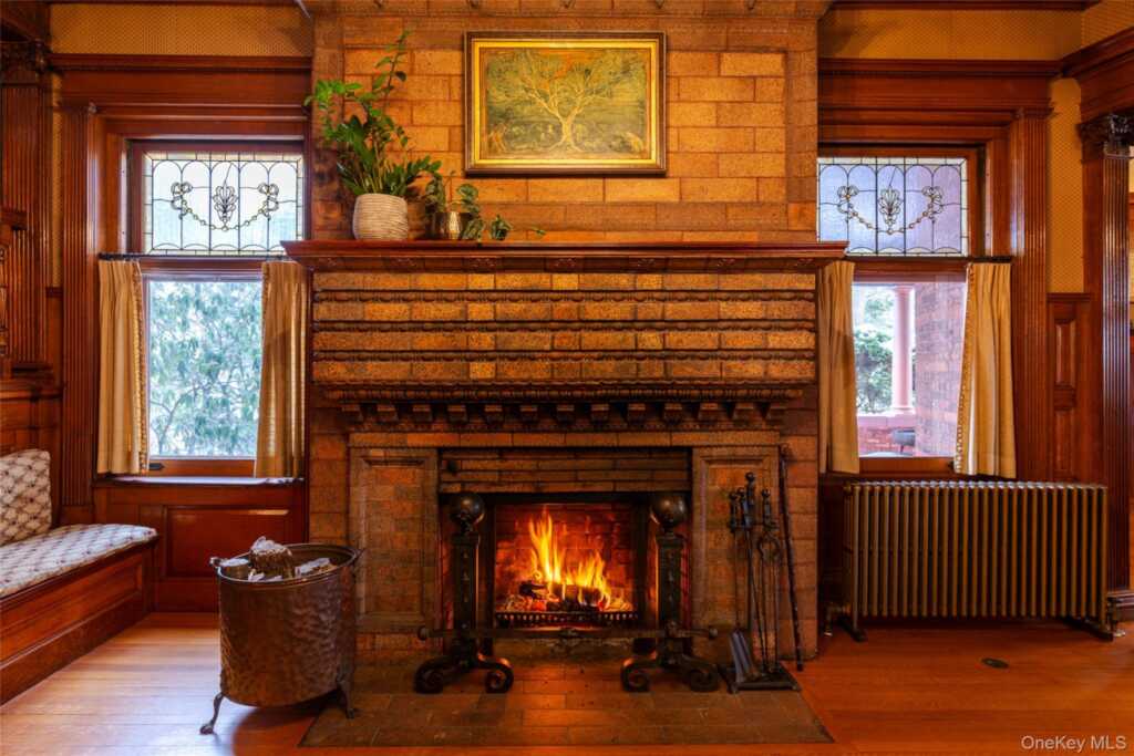 77 W Chestnut Street, Kingston, NY 12401 - Photo 7 of 50