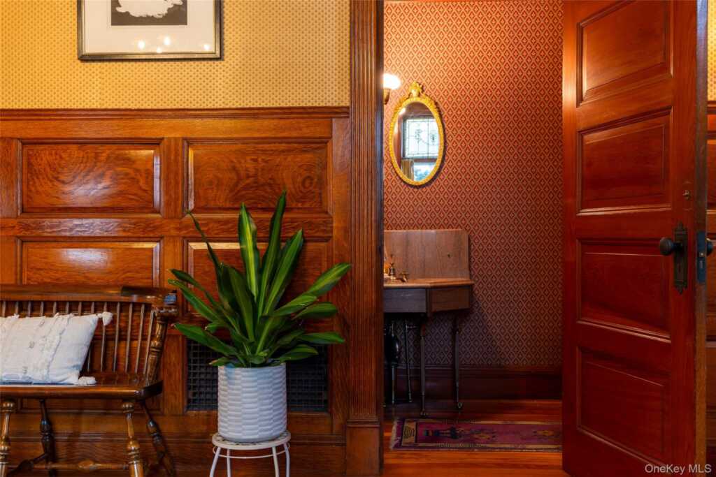 77 W Chestnut Street, Kingston, NY 12401 - Photo 8 of 50