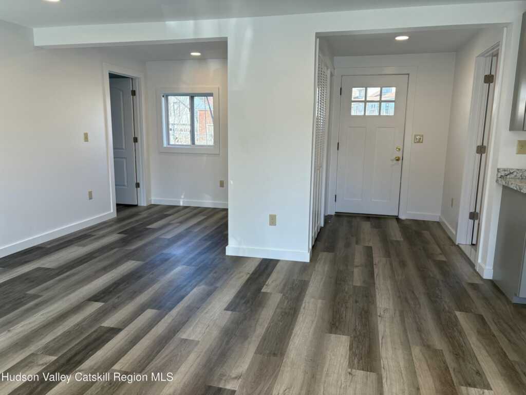 18 Market Street, Unit #1, Saugerties, NY 12477 - Photo 6 of 9