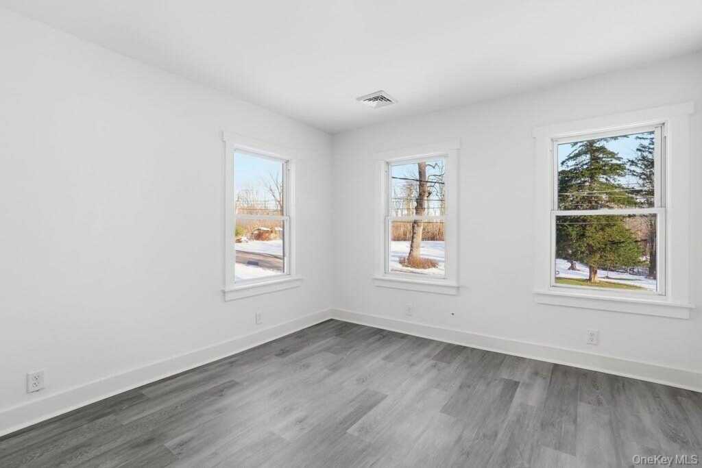 1159 Main Street, Saugerties, NY 12453 - Photo 13 of 20