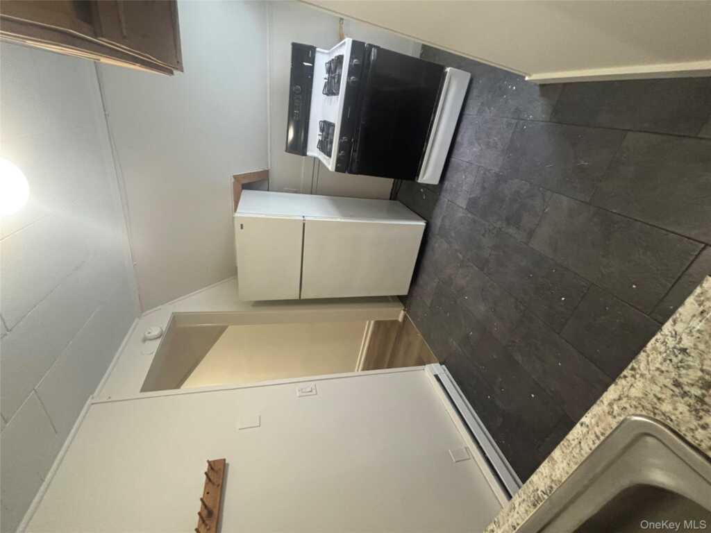 147 Downs Street, Unit #3, Kingston, NY 12401 - Photo 4 of 6