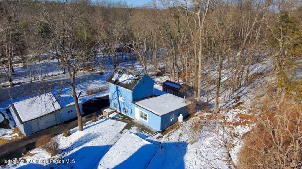 845 Lucas Avenue Extension, Hurley, NY 12443 - Photo 4 of 48