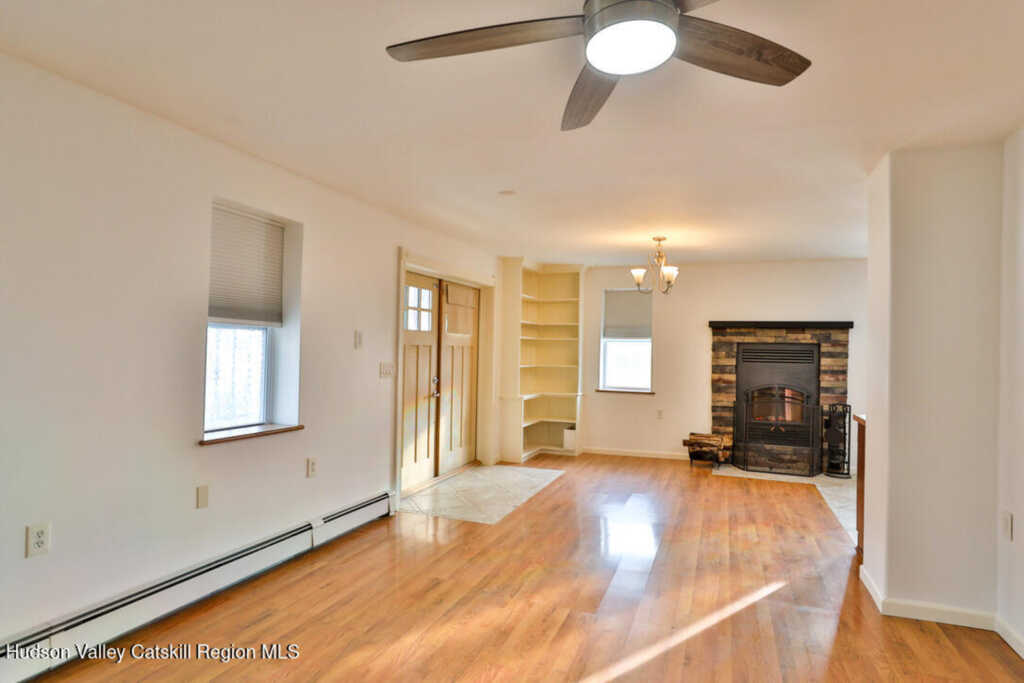 241 Third Avenue, Kingston, NY 12401 - Photo 15 of 43