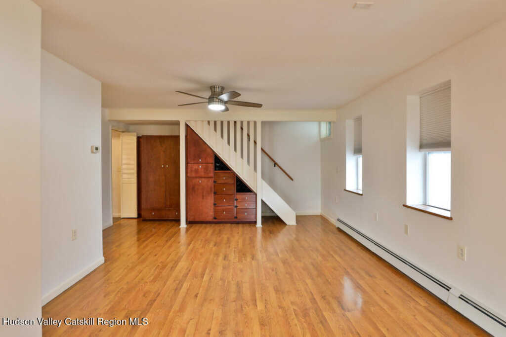 241 Third Avenue, Kingston, NY 12401 - Photo 17 of 43