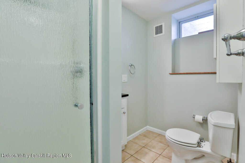 241 Third Avenue, Kingston, NY 12401 - Photo 19 of 43