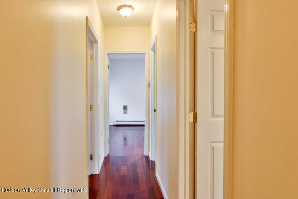 241 Third Avenue, Kingston, NY 12401 - Photo 22 of 43