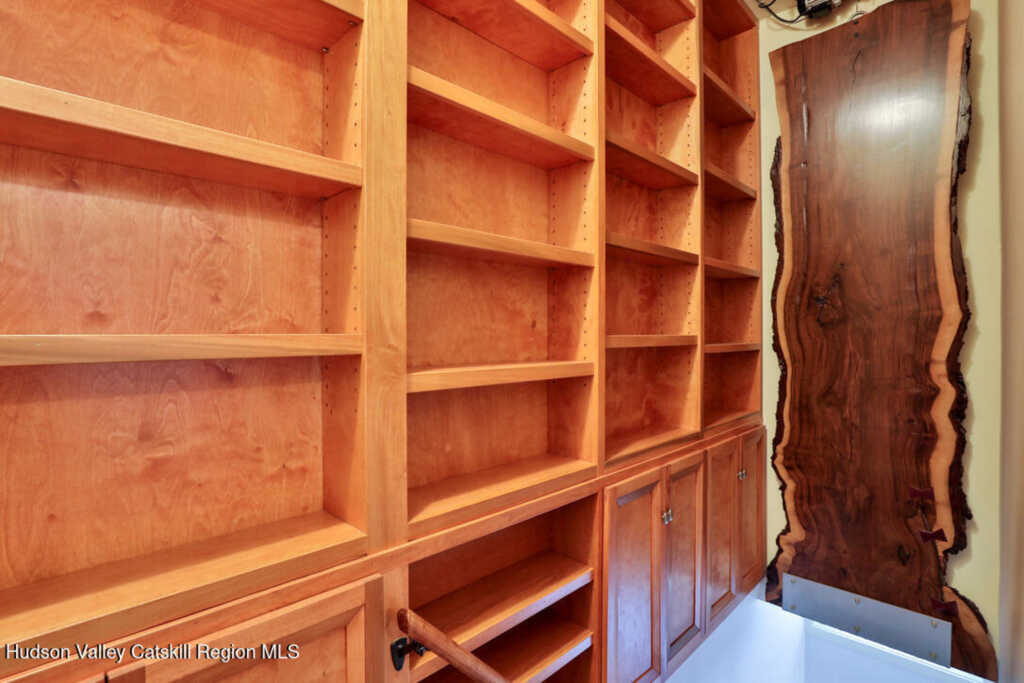 241 Third Avenue, Kingston, NY 12401 - Photo 23 of 43