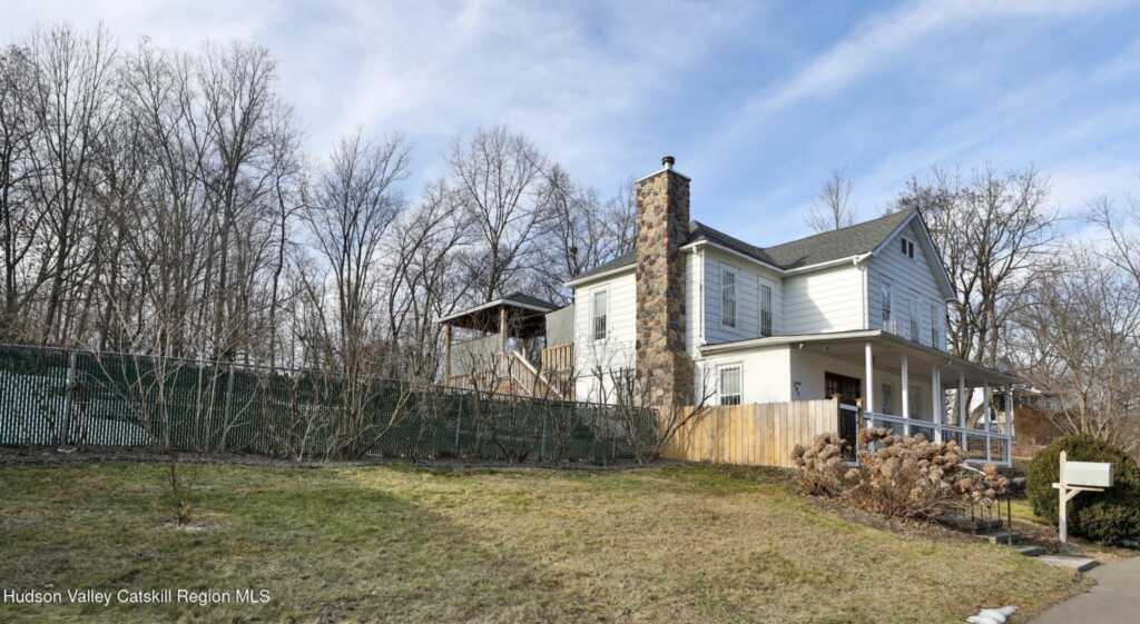 241 Third Avenue, Kingston, NY 12401 - Photo 3 of 43