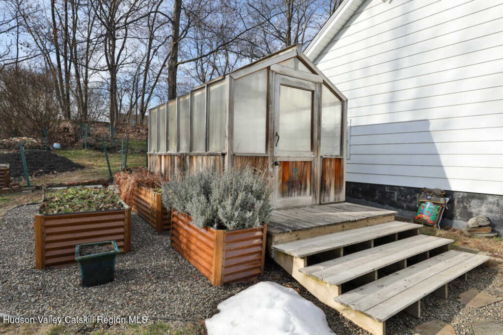 241 Third Avenue, Kingston, NY 12401 - Photo 34 of 43