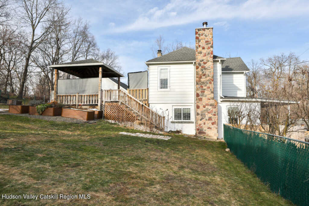 241 Third Avenue, Kingston, NY 12401 - Photo 5 of 43