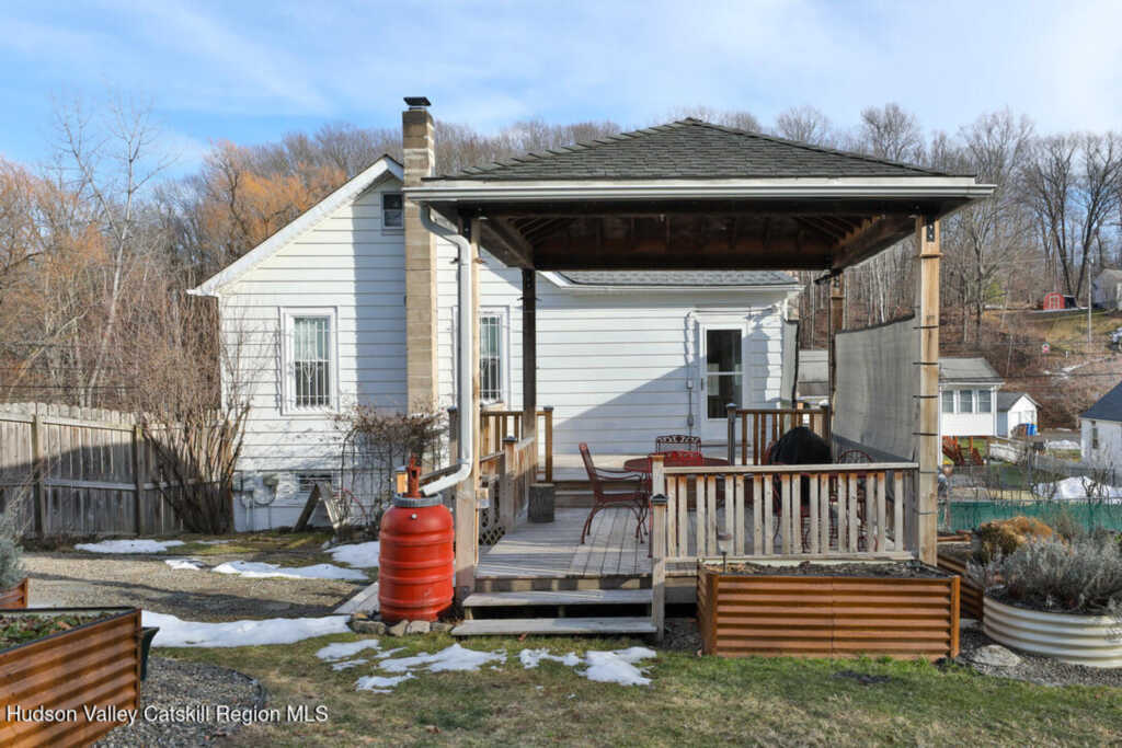 241 Third Avenue, Kingston, NY 12401 - Photo 7 of 43