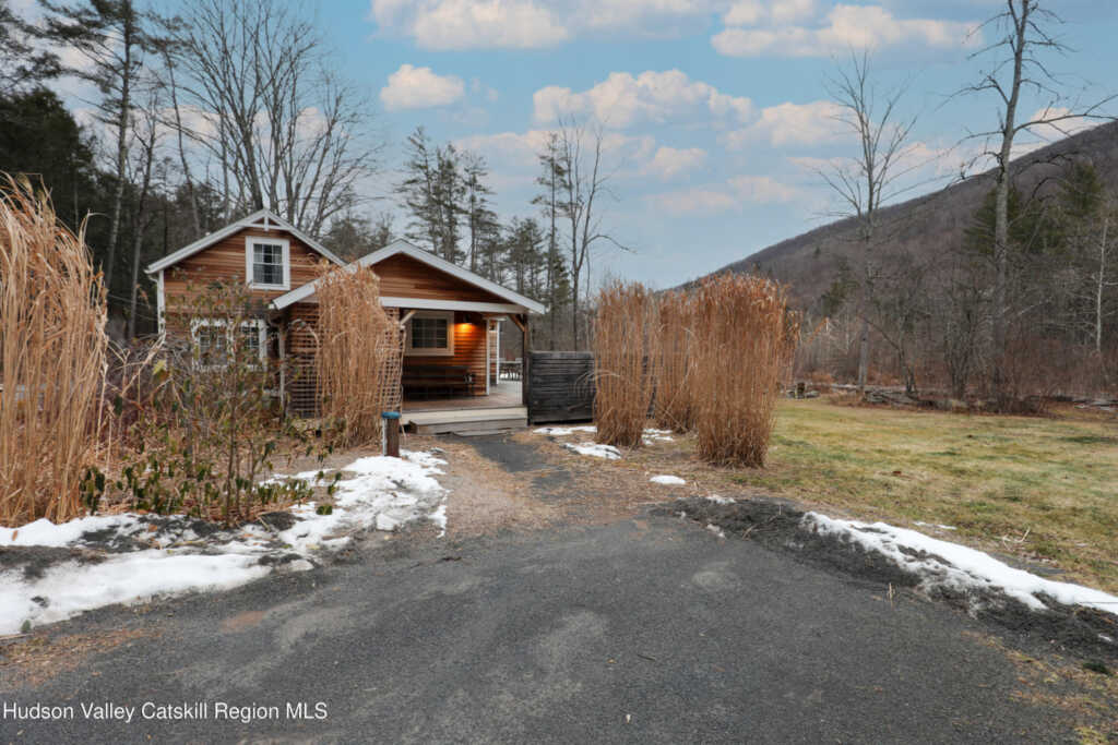 683 Woodland Valley Road, Phoenicia, NY 12464 - Photo 4 of 30