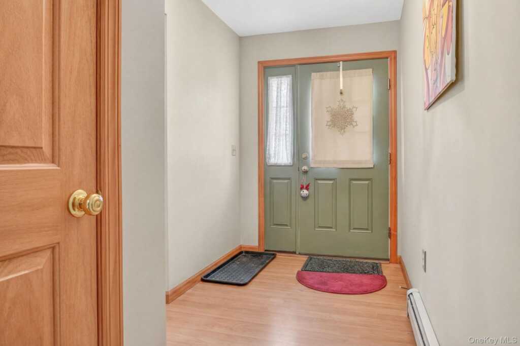 162 Hilltop Drive, Hurley, NY 12443 - Photo 4 of 28