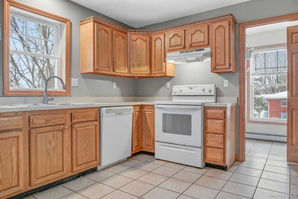 162 Hilltop Drive, Hurley, NY 12443 - Photo 9 of 28