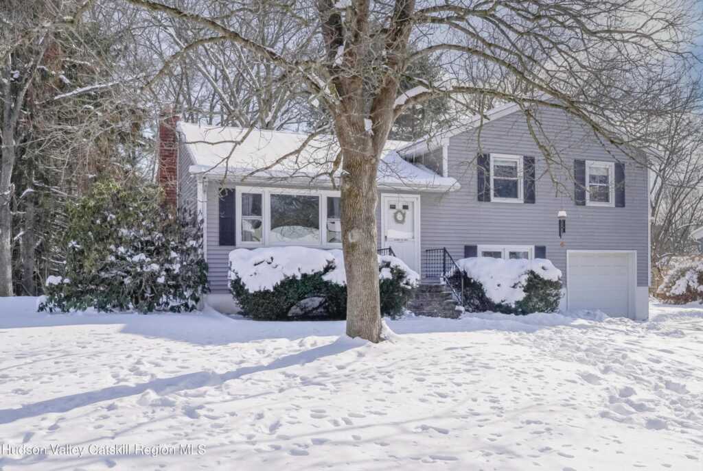 26 Birchwood Drive, Rhinebeck, NY 12572 - Photo 2 of 24