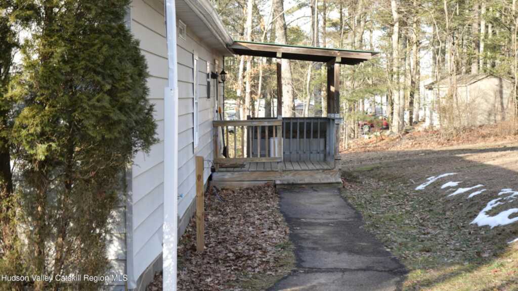 30 Spruce Lane, Saugerties, NY 12477 - Photo 4 of 34