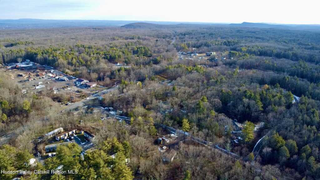 30 Spruce Lane, Saugerties, NY 12477 - Photo 9 of 34