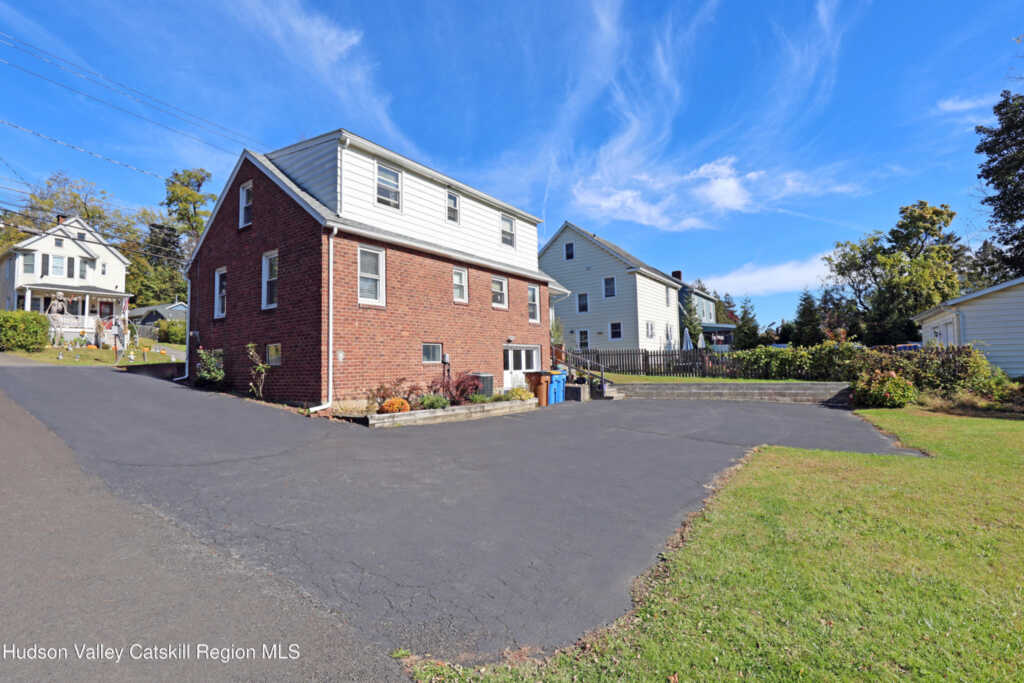 208 Lucas Avenue Avenue, Kingston, NY 12401 - Photo 5 of 24