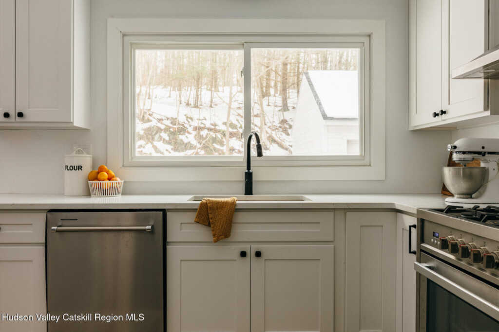 354 Slate Quarry Road, Rhinebeck, NY 12572 - Photo 10 of 33