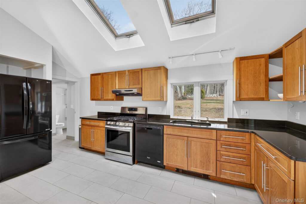 125 Mountain Rest Road, New Paltz, NY 12561 - Photo 10 of 34