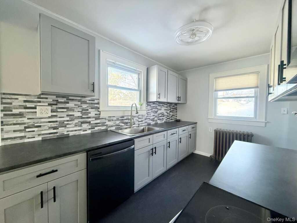 150 Clifton Avenue, Kingston, NY 12401 - Photo 3 of 27