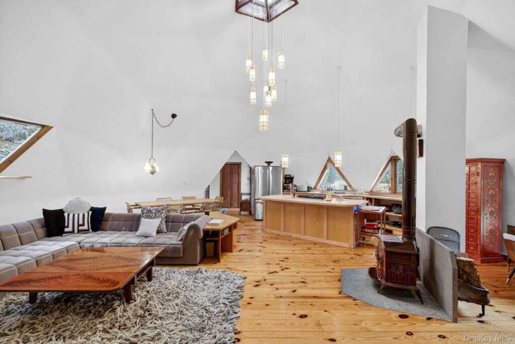 106 Mountain Laurel Lane, Woodstock, NY 12498 - Photo 5 of 28