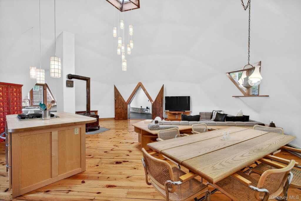 106 Mountain Laurel Lane, Woodstock, NY 12498 - Photo 8 of 28