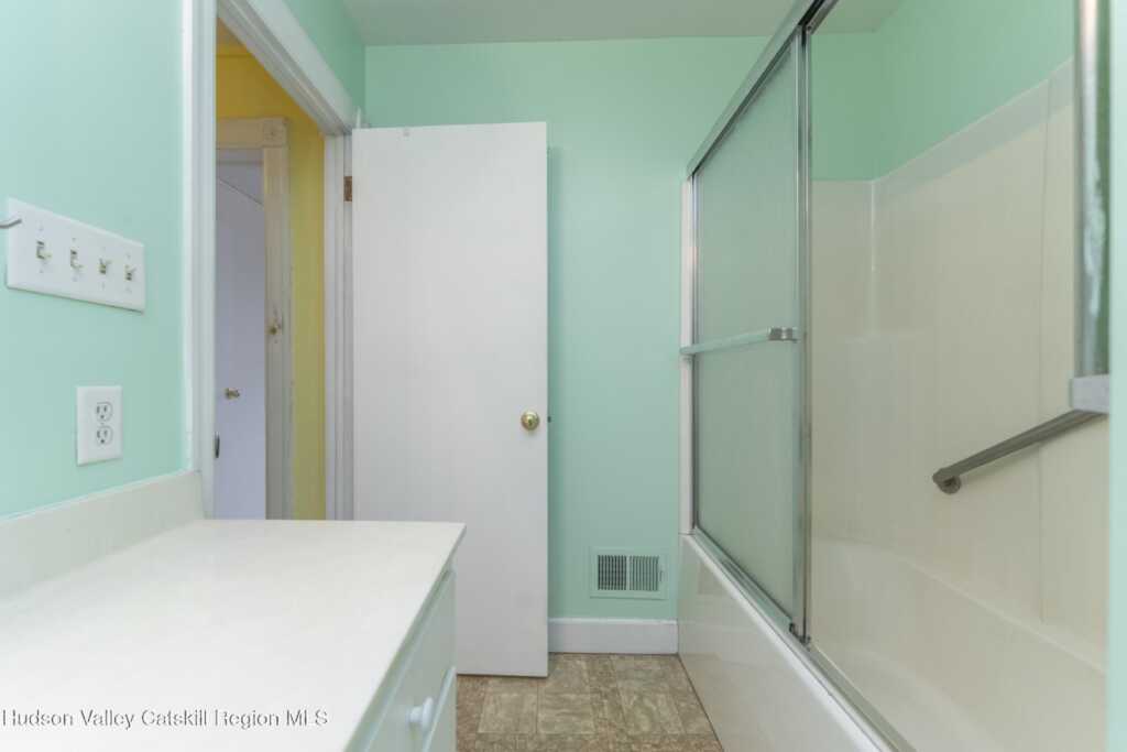 170 Oneil Street, Kingston, NY 12401 - Photo 27 of 48