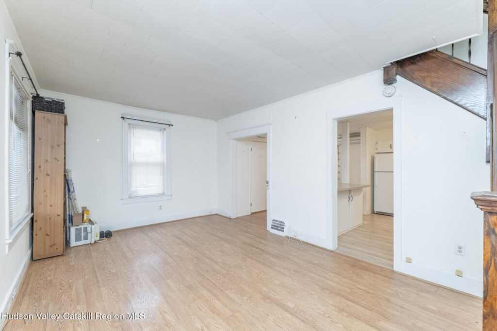 170 Oneil Street, Kingston, NY 12401 - Photo 4 of 48