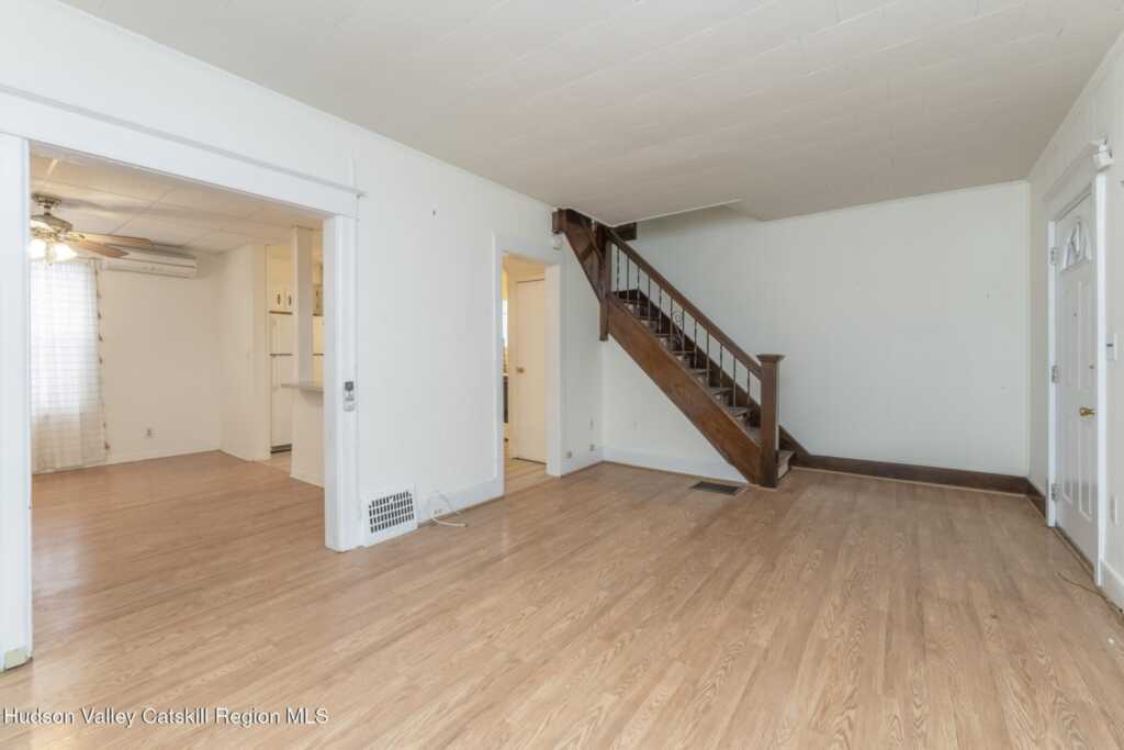 170 Oneil Street, Kingston, NY 12401 - Photo 5 of 48