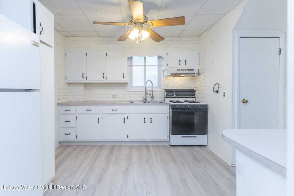 170 Oneil Street, Kingston, NY 12401 - Photo 9 of 48