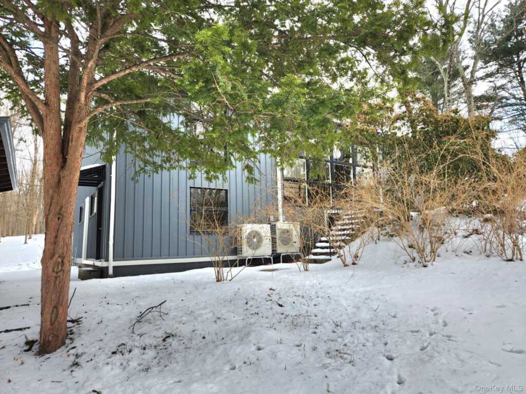 568 River Road, Rhinebeck, NY 12572 - Photo 2 of 26