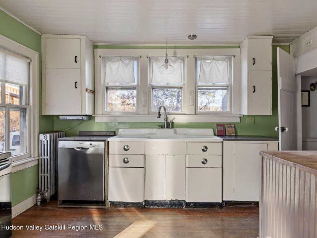 807 Lucas Avenue Extension, Hurley, NY 12443 - Photo 14 of 50