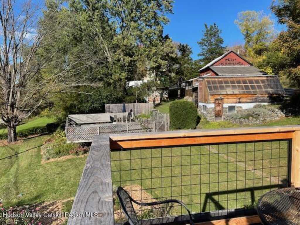 807 Lucas Avenue Extension, Hurley, NY 12443 - Photo 4 of 50