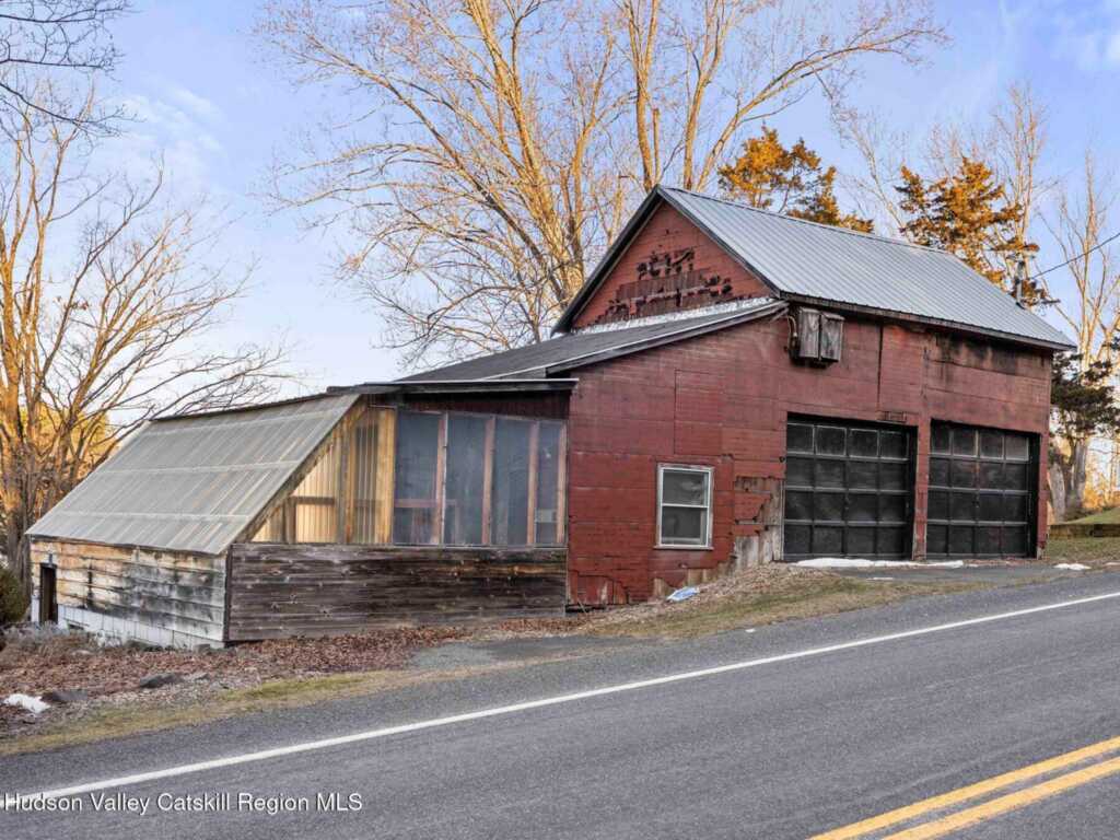 807 Lucas Avenue Extension, Hurley, NY 12443 - Photo 5 of 50